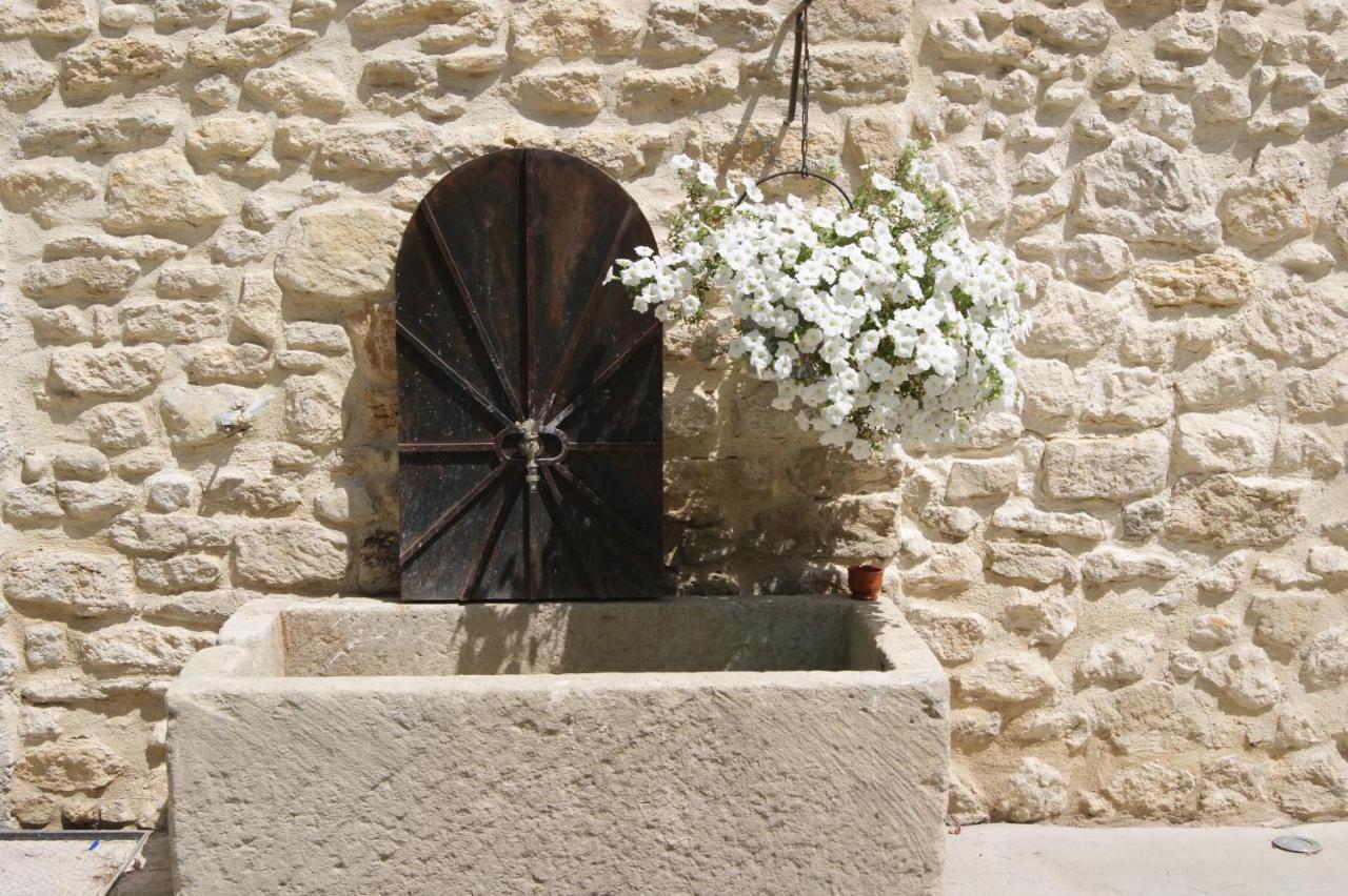B&B Dans Mas En Pierres Robion en Luberon Exterior photo